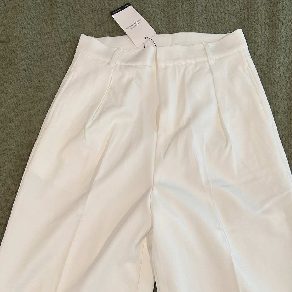 NWT White Pleated Dress Pants